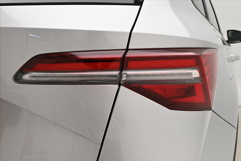 Škoda Karoq 2,0 TDI 85kW DSG VIRTUAL EL.KU - fotka 30 z 31