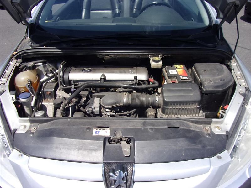Peugeot 307 2,0 16V CC 100kW - fotka 23 z 28