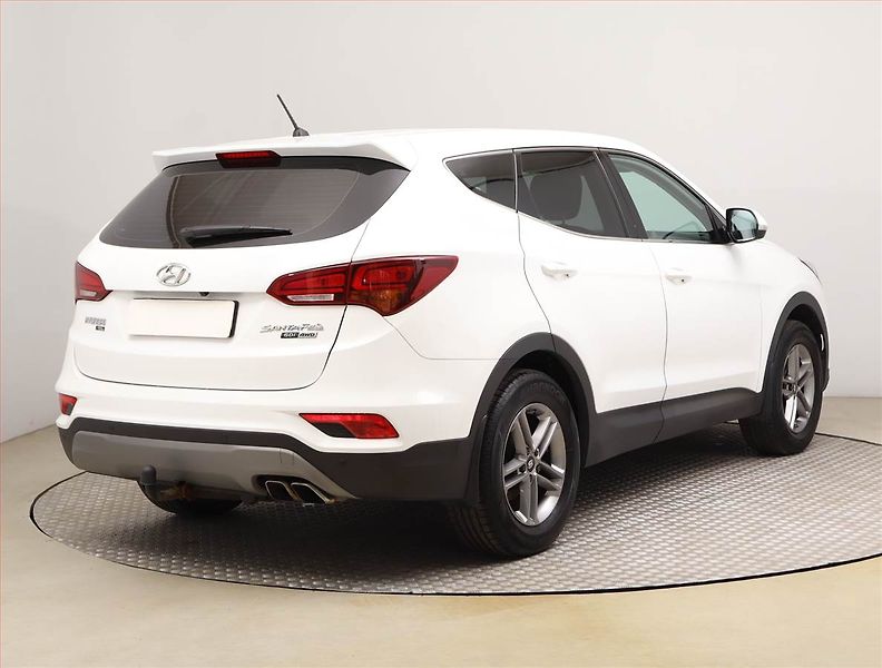 Hyundai Santa Fe (2018) 2.4 GDI, 4X4, ČR,1.maj - fotka 5 z 20