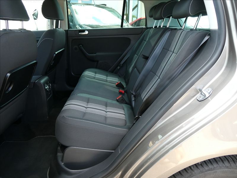 Volkswagen Golf Plus 1,2 TSi 77kW Match, auto klima - fotka 19 z 51