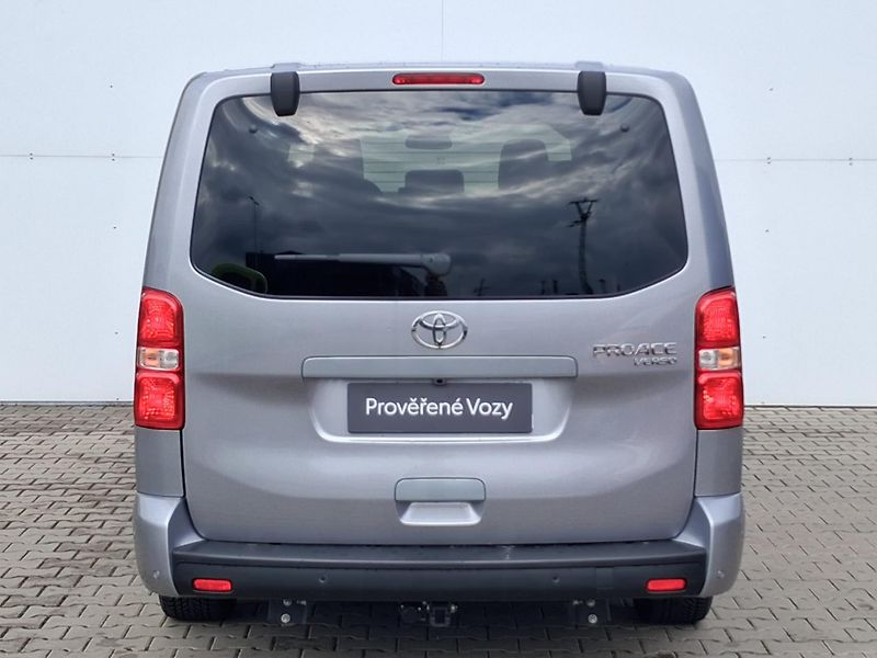 Toyota ProAce Verso 2,0 D-4D 8AT L2 Family Webasto - fotka 9 z 26