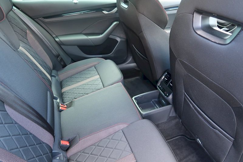 Škoda Octavia (2025) COMBI RS 2,0 TSI 195kW DSG - fotka 25 z 29