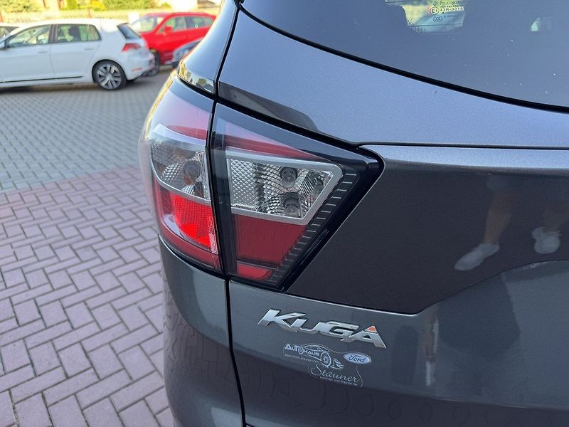 Ford Kuga (2017) 2.0TDCi AWD Xenony Kamera - fotka 43 z 49