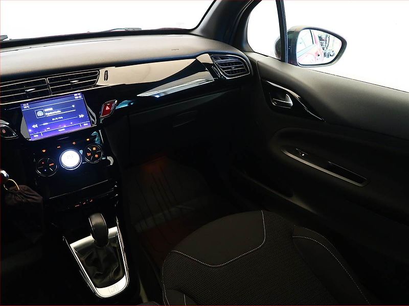 Citroën DS3 (2016) 1.2 PureTech, Automat, Navi - fotka 8 z 16