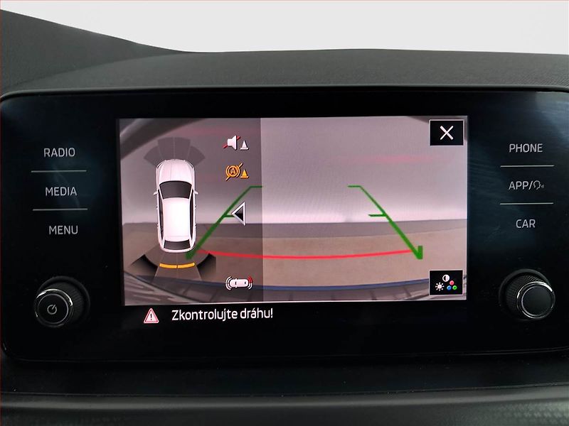 Škoda Scala (2019) Style 1.0 TSI, Kůže, Tempomat - fotka 13 z 17
