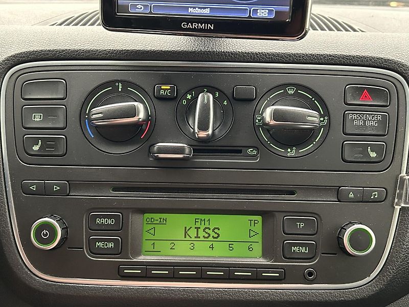 Škoda Citigo 1.0 MPI Elegance - fotka 8 z 24