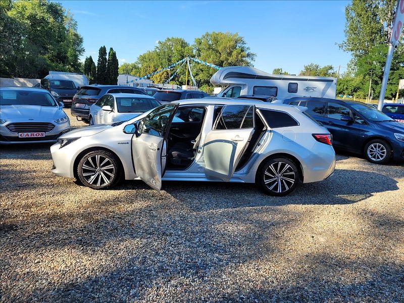 Toyota Corolla 1,8 HSD,executive,výhřev,navi - fotka 17 z 50