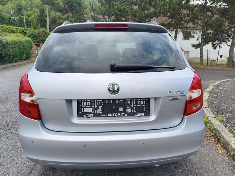 Škoda Fabia (2013) 1,2 TSI Style combi - fotka 10 z 32