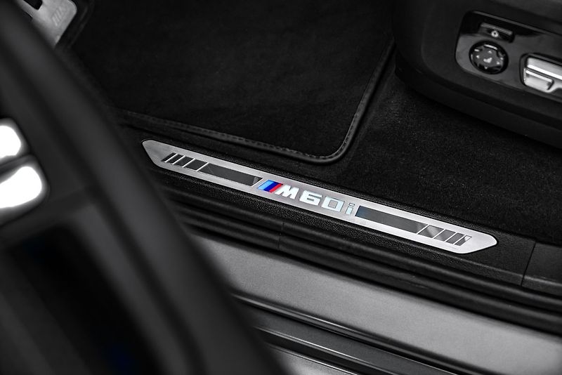 BMW X7 M60i Individual Masáže - fotka 26 z 32