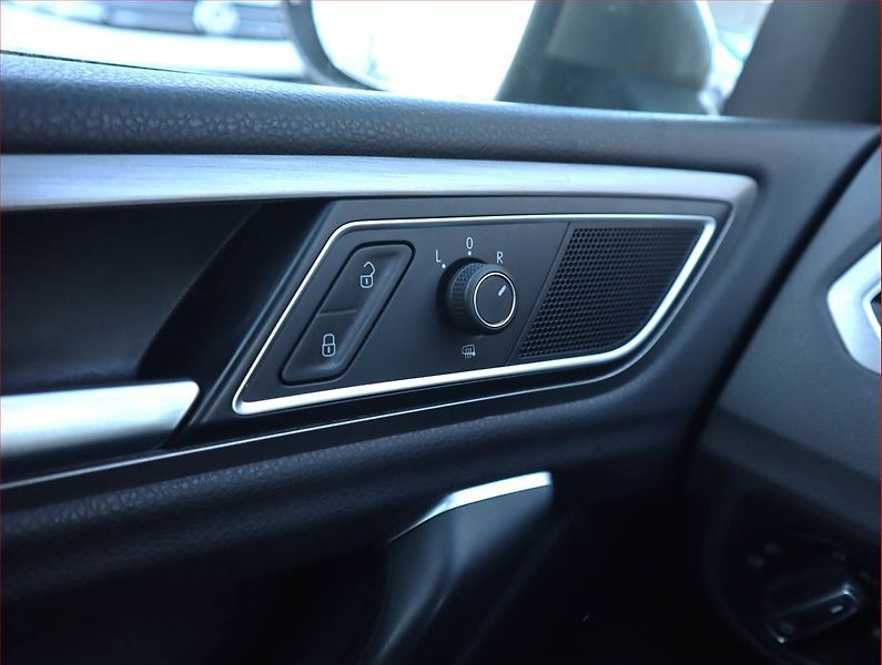 Volkswagen Golf Sportsvan (2014) Comfortline 1.6 TDI - fotka 17 z 18