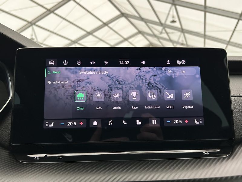 Škoda Octavia 2.0 TDI SportLine - fotka 11 z 28