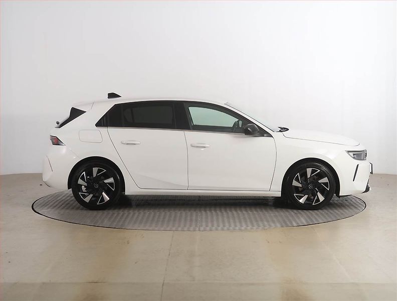 Opel Astra (2022) Elegance 1.2 Turbo, Serv.kniha - fotka 6 z 18