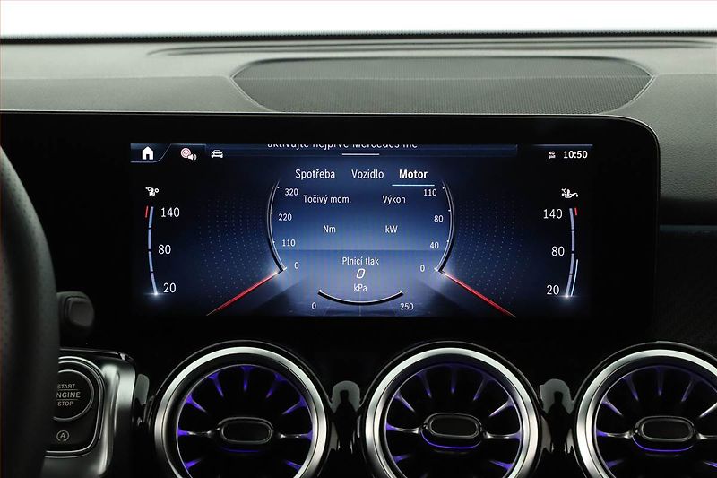 Mercedes-Benz GLB (2025) 200 d 4MATIC, AMG Line - fotka 18 z 25