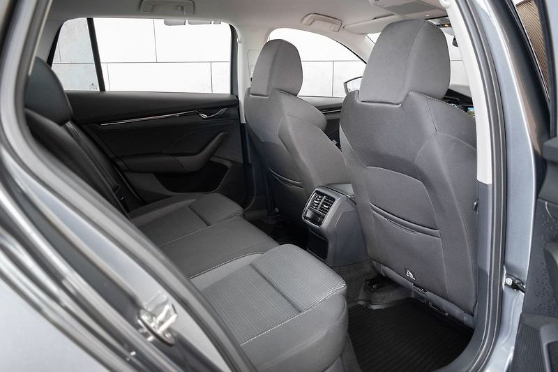 Škoda Octavia 1.5 TSI e-TEC*TAŽNÉ*DPH*ČR 1.M - fotka 13 z 37