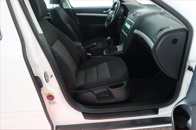 Škoda Octavia (2011) Ambiente 1.6 TDI, Tempomat - fotka 9 z 15