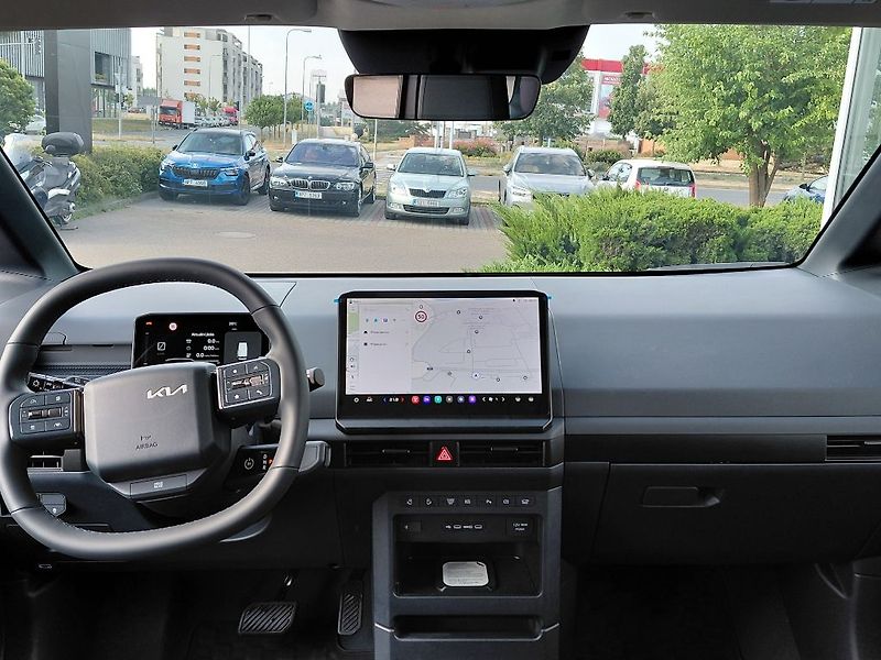 Kia PV5 Elite elektromotor 120kW - fotka 12 z 12