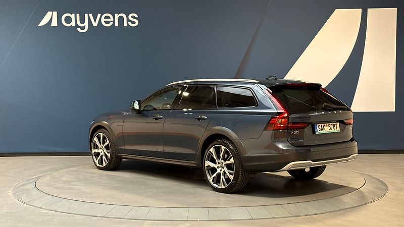 Volvo V90 B6 AWD benzin Ultimate Auto - fotka 3 z 16
