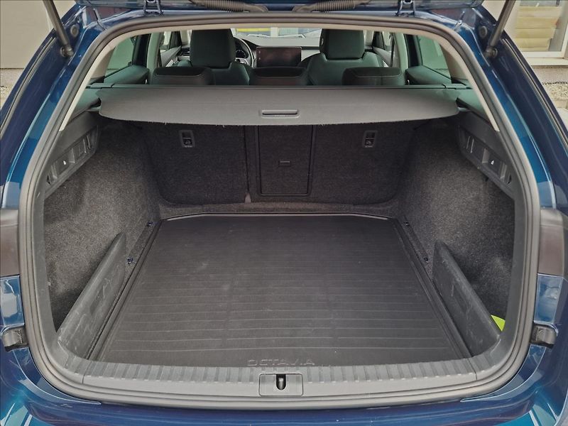 Škoda Octavia 2.0 TDI Style Combi,ČR,1.Maj. - fotka 16 z 48
