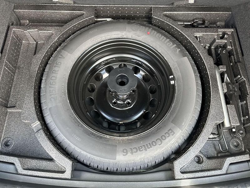 Škoda Karoq (2024) 1.5 TSI DSG Selection - fotka 28 z 33