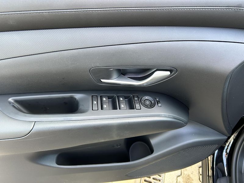 Hyundai Tucson 1,6T-GDI 110kW GO CZECH! FL - fotka 14 z 31