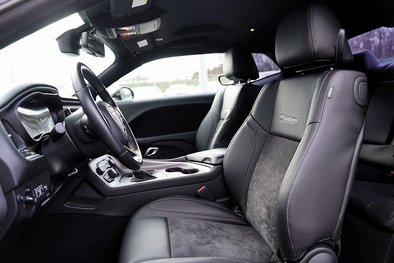 Dodge Challenger 3.6 V6 automat,/kůže/xenony - fotka 13 z 38