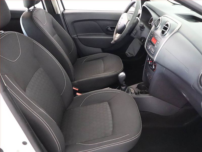 Dacia Sandero (2016) 0.9 TCe, Automat, ČR,1.maj - fotka 7 z 10