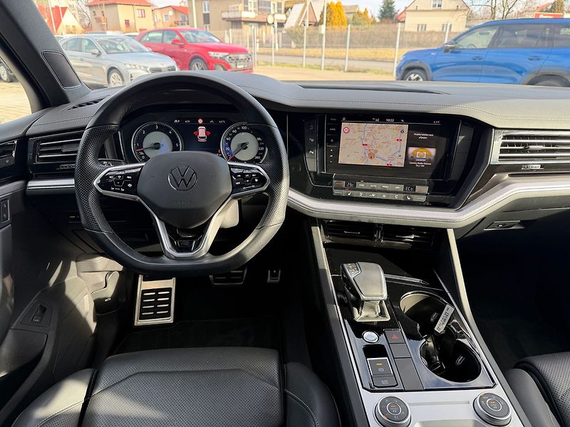 Volkswagen Touareg R-line  210kW Tažné - fotka 21 z 22