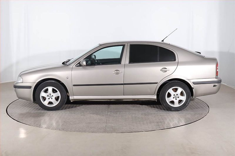 Škoda Octavia (2009) 1.6, po STK, jezdí výborně - fotka 3 z 18