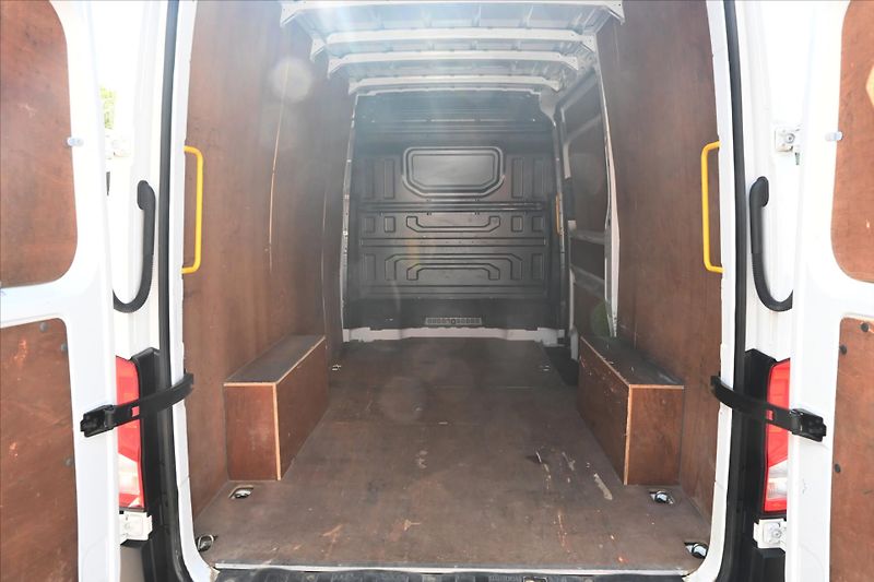 Volkswagen Crafter 2,0 TDI 103 kW L2H2 Tempomat T - fotka 10 z 28