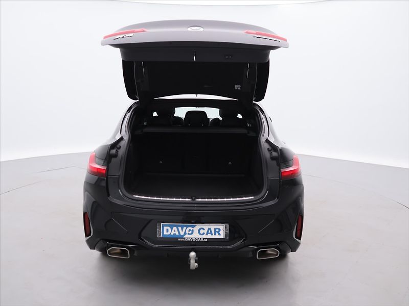 BMW X4 2,0 20i xD 135kW M-Paket Laser - fotka 9 z 41