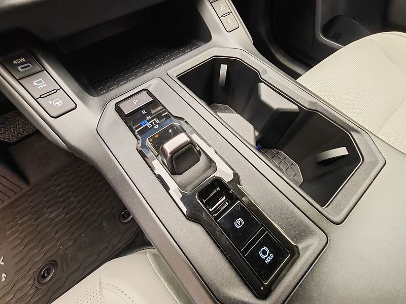 Toyota RAV4 2.5 Hybrid e-CVT 4x4 Executive - fotka 40 z 43