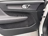 Volvo XC40 T4 AWD MOMENTUM CZ REZERVACE - náhled 16