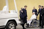 Nový papamobil Mercedes třídy G pro papeže Františka
