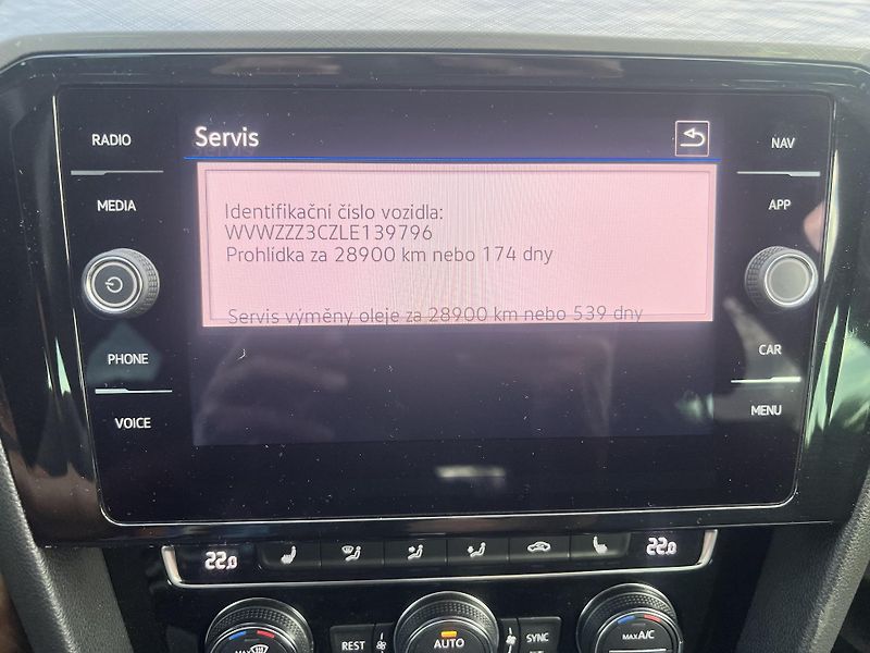 Volkswagen Passat 2.0TDI 110KW,NAVI,LED,APP,ALU - fotka 46 z 47