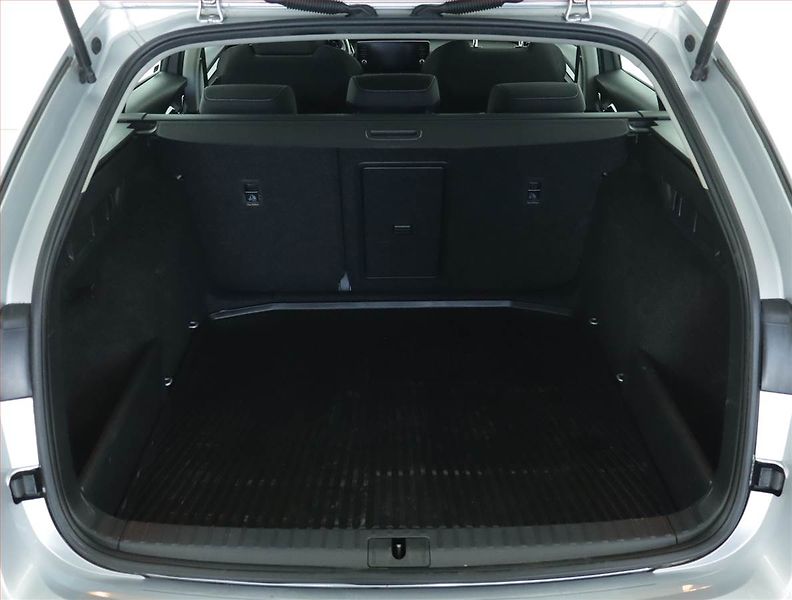 Škoda Octavia (2022) Ambition 2.0 TDI, ČR,1.maj - fotka 13 z 15