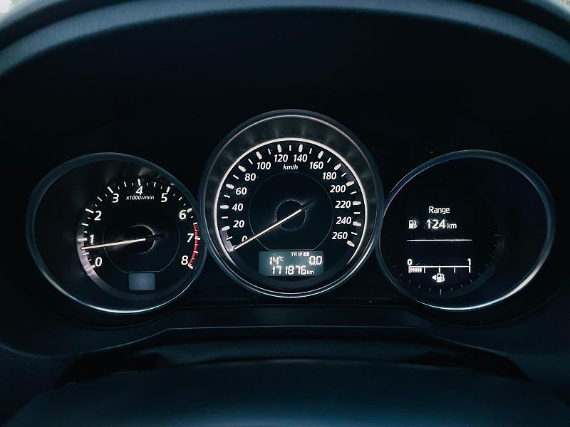 Mazda 6 2.0i 1.MAJITEL VÝHŘEV SENZORY - fotka 44 z 49