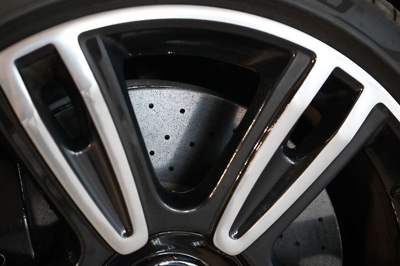 Bentley Continental GTC Mulliner, Masáže, Ventilace - fotka 8 z 52
