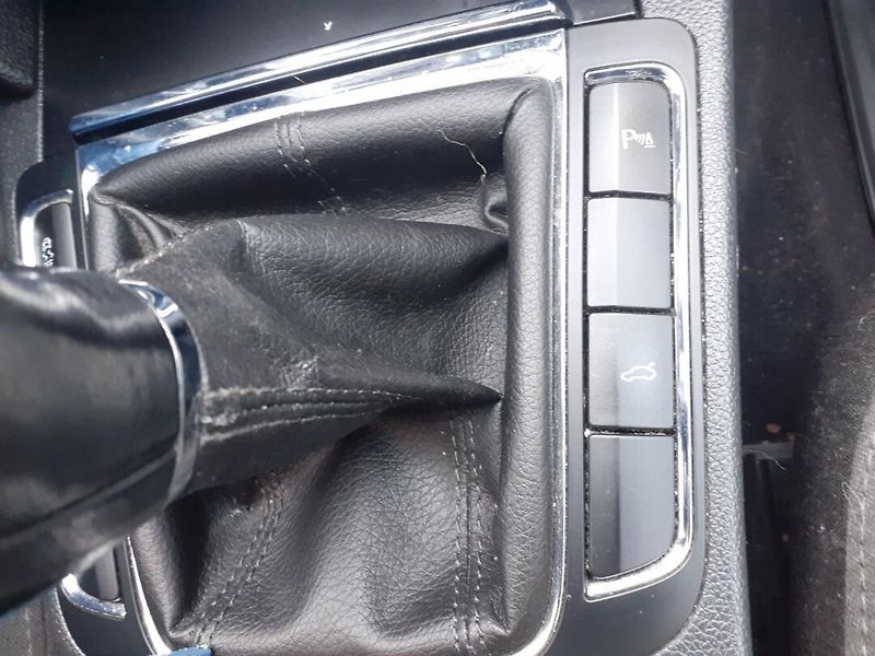Škoda Superb (2011) 2.0 TDi Elegance - fotka 17 z 37