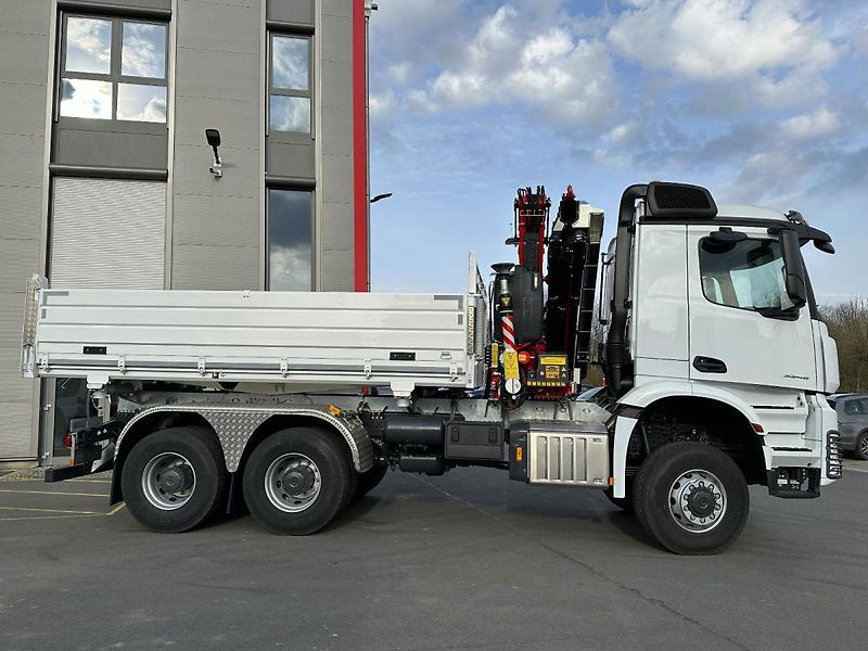 Mercedes-Benz Arocs 3348 6x6 sklápěč FASSI F - fotka 7 z 16