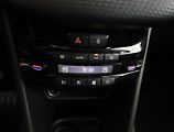 Peugeot 2008 (2019) 1.2 PureTech, ČR,1.maj - náhled 10