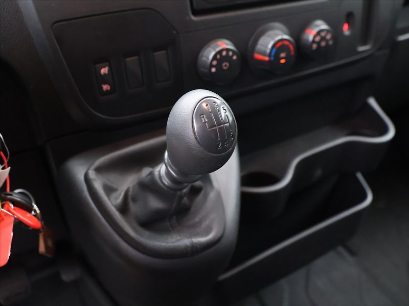 Renault Master 2,3 dCi 92kW L2H2P3 COOL CZ 1M - fotka 19 z 28