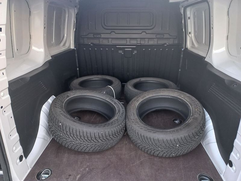 Toyota ProAce City SWB Active Mutimedia  1.5 - fotka 5 z 16