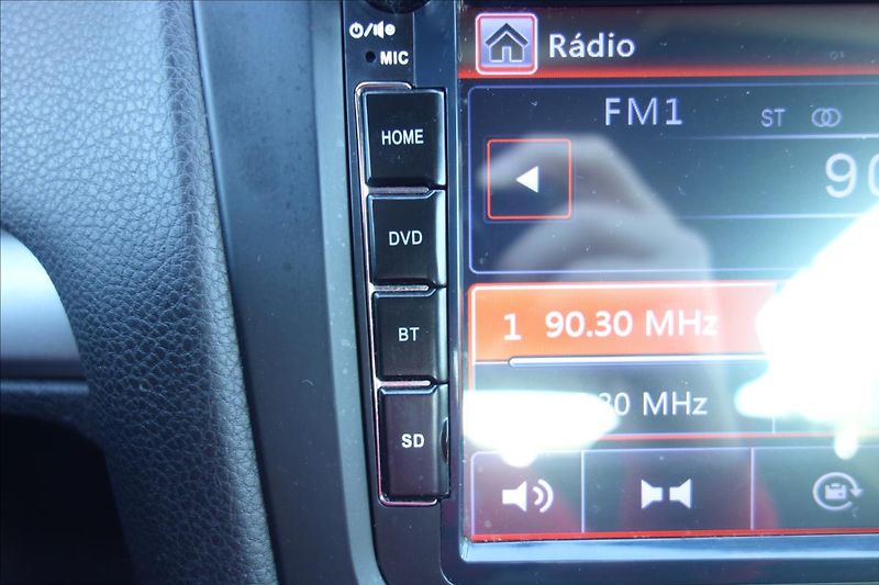 Volkswagen Golf 1,2 TSi 77KW, SERVISNÍ KNIHA. - fotka 27 z 48
