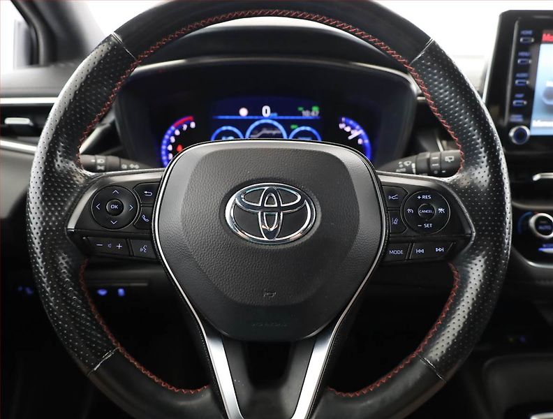 Toyota Corolla (2021) 2.0 Hybrid - fotka 8 z 19
