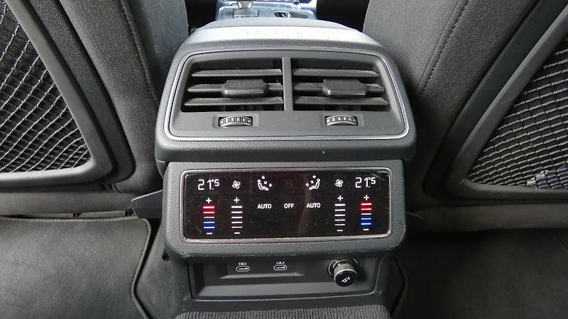 Audi A6 40 TDI quattro S tronic Avant - fotka 25 z 28