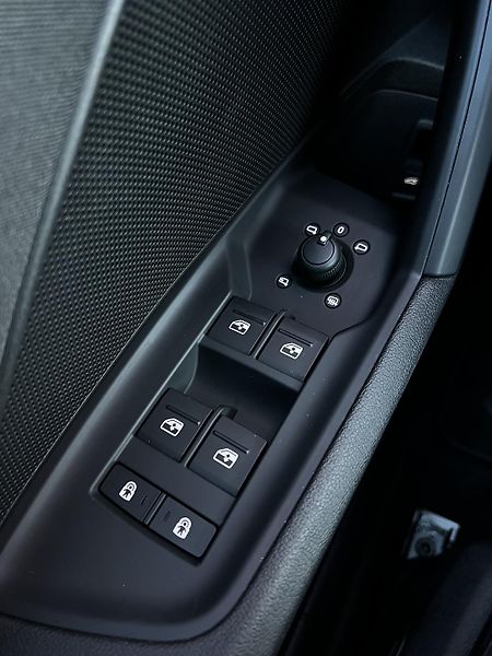 Audi A3 35TFSI 110kW Aut S-Line DPH TZ - fotka 19 z 23