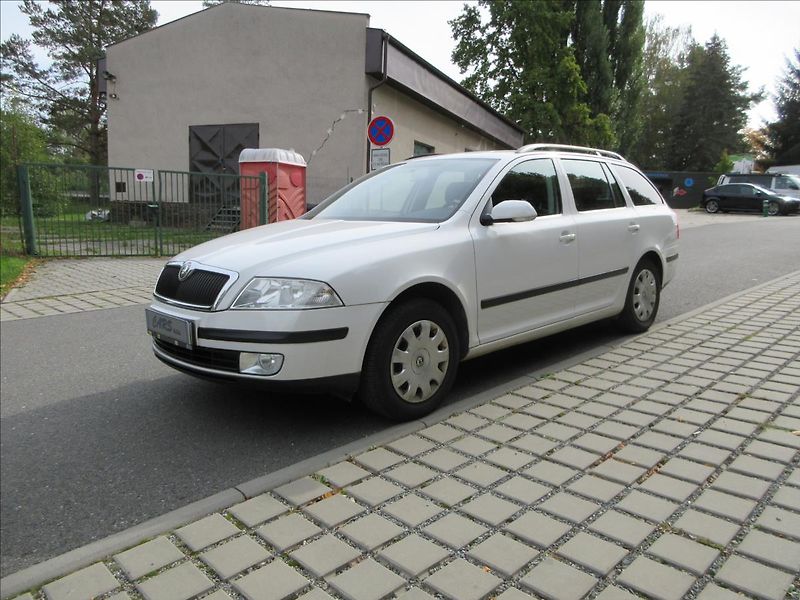 Škoda Octavia 1,6 i, 85Kw, Klima, Tažné. Nov - fotka 2 z 29