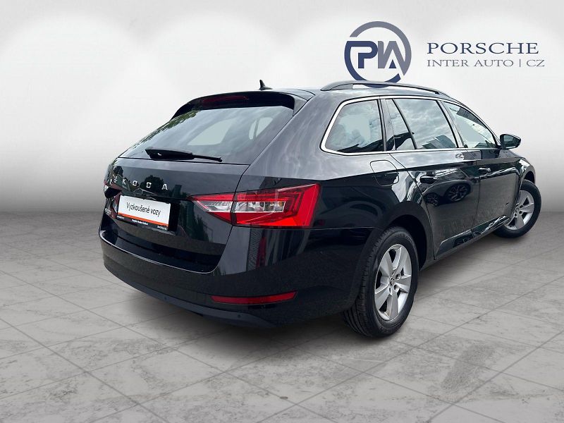 Škoda Superb Ambition 2.0 TDI 110kw DSG Com - fotka 2 z 24