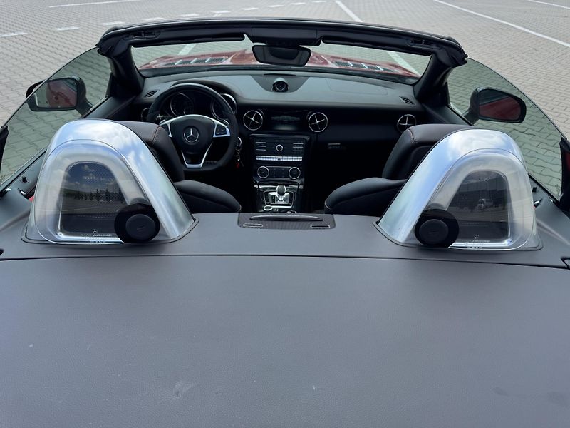 Mercedes-Benz SLC AMG 43 - fotka 37 z 43