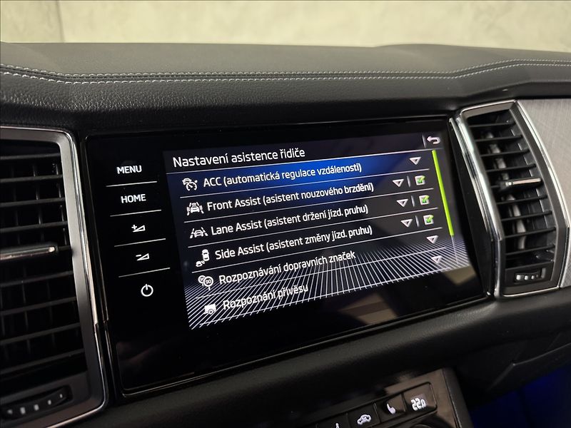 Škoda Kodiaq 2,0 TDi  DSG 4x4 Tour Assist K - fotka 24 z 48